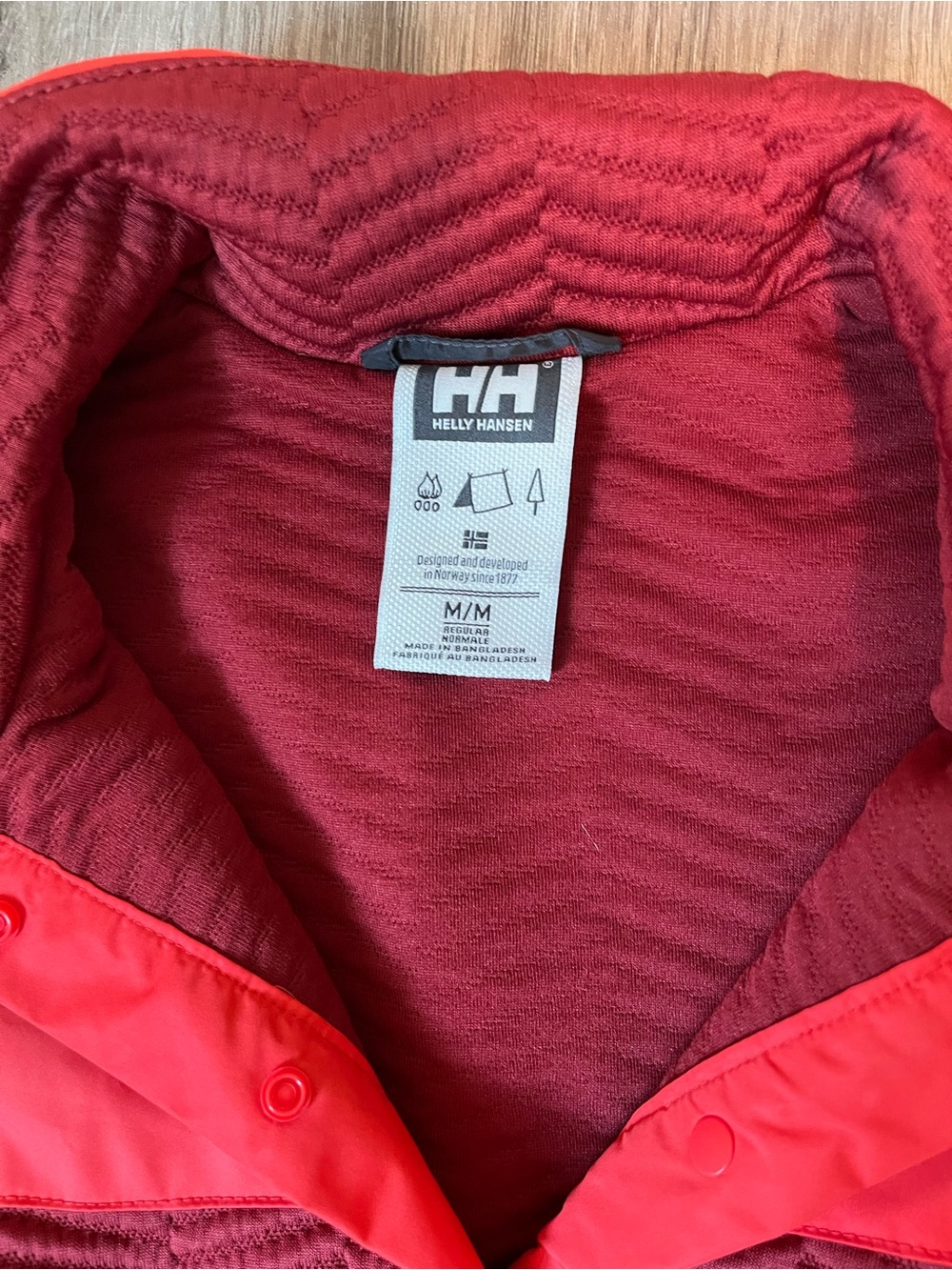 Helly Hansen Red Quilted Chevron Snap Pullover - Picture 2 of 10